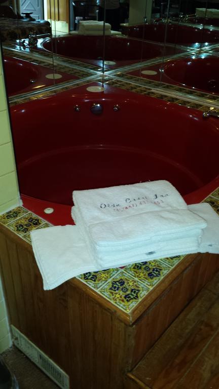 Wheeling Olde Court Inn الغرفة الصورة