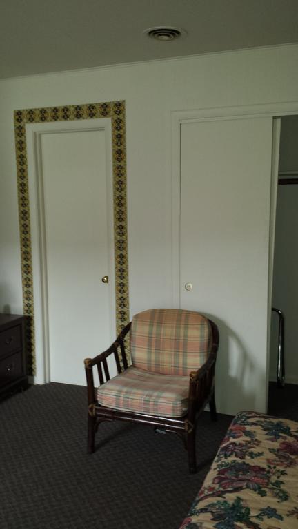 Wheeling Olde Court Inn الغرفة الصورة
